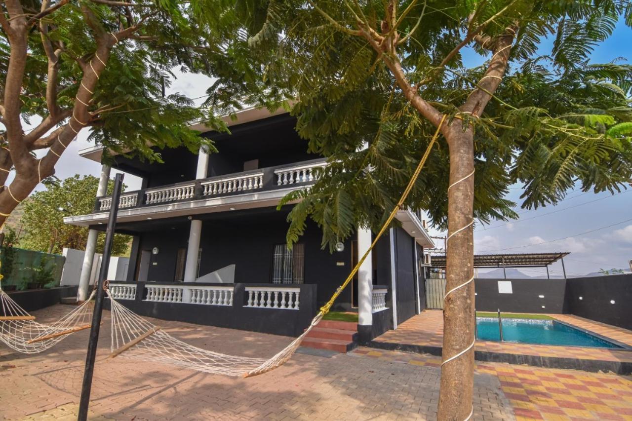 Black Stone Villa Kārli エクステリア 写真